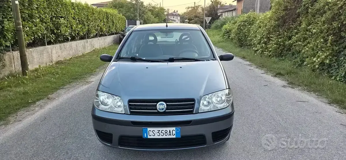 Usata Fiat Punto 60 CV (44 kW) 2004 Grigio Utilitaria