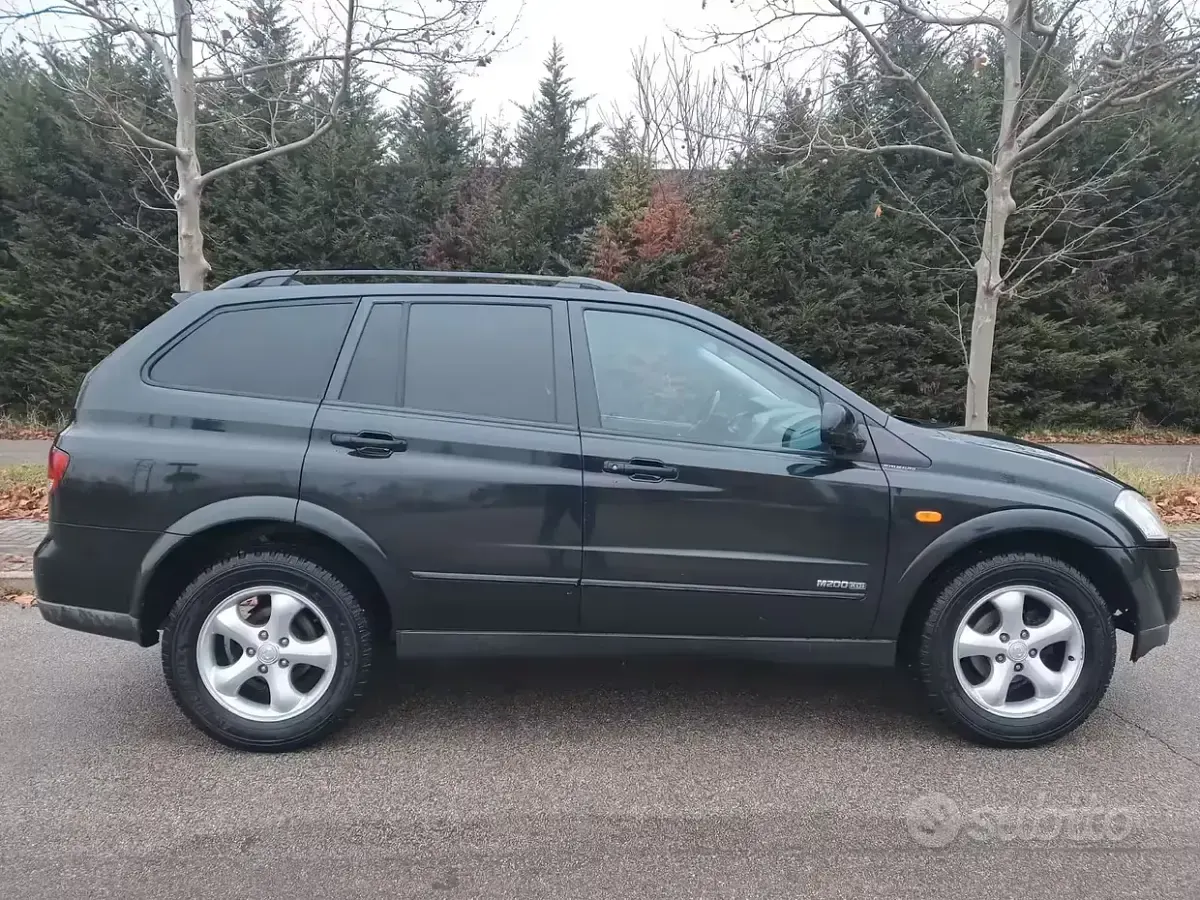 Usata SsangYong Kyron 141 CV (103 kW) 2008 Nero SUV