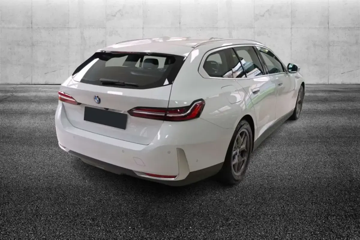 Usata BMW 520 197 CV (144 kW) 2024 Bianco Station wagon