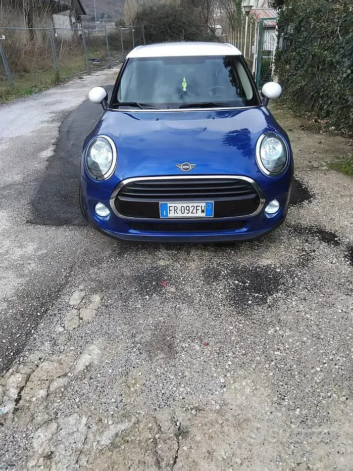 Usata Mini One D 116 CV (85 kW) 2018 Blu Utilitaria