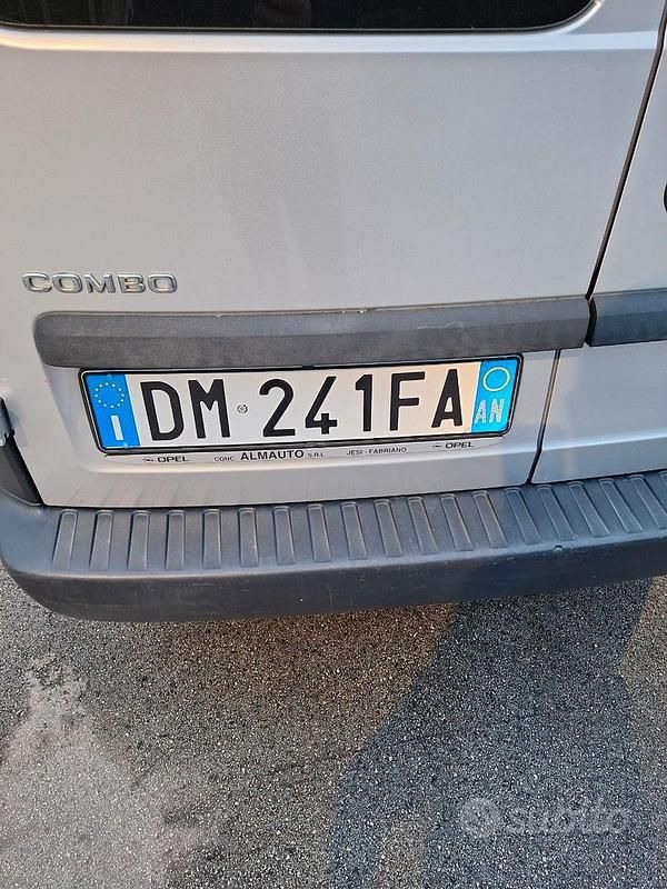 Usata Opel Combo 2008 Grigio Monovolume
