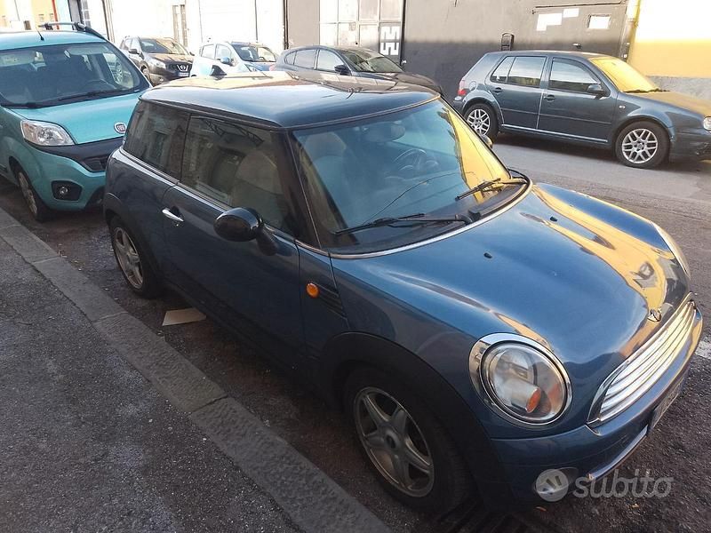Usata Mini Cooper 120 CV (88 kW) 2009 Blu Utilitaria
