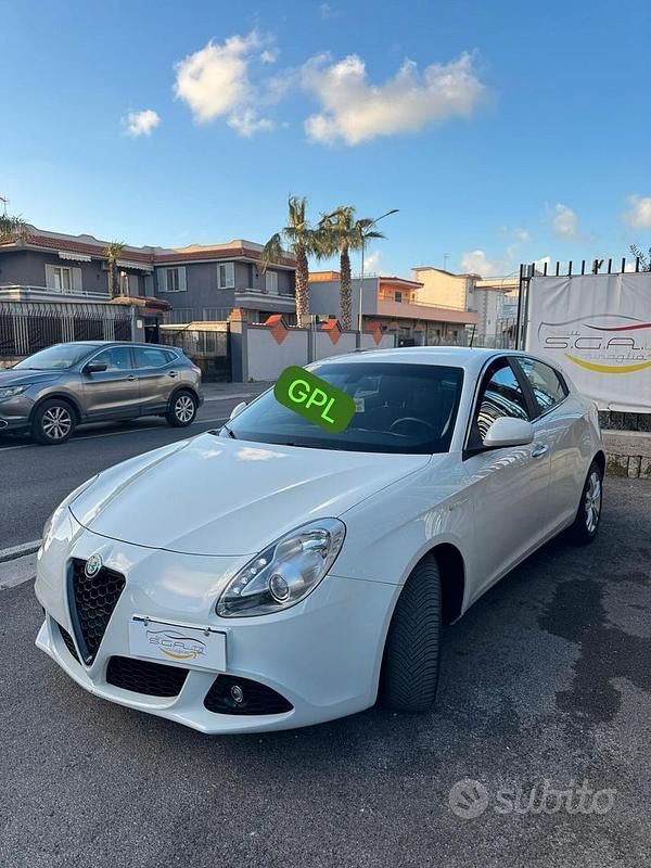 Usata Alfa Romeo Giulietta Progression 120 CV (88 kW) 2012 Bianco Utilitaria