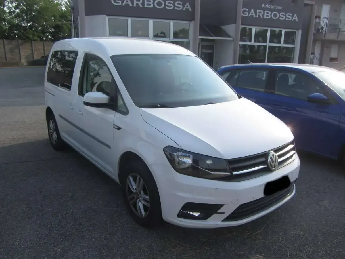 Usata VW Caddy 102 CV (75 kW) 2018 Bianco Monovolume