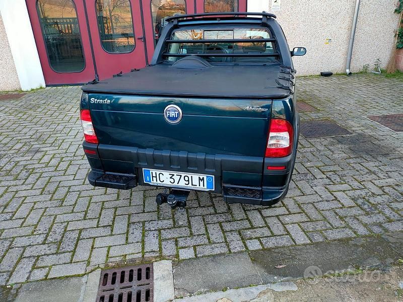 Usata Fiat Strada 84 CV (61 kW) 2006 Verde