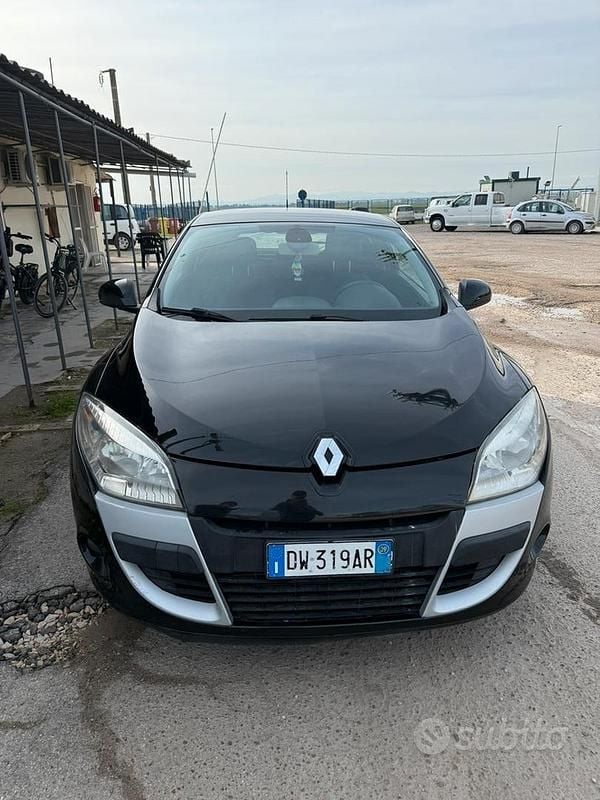 Usata Renault Mégane Coupé 110 CV (80 kW) 2010 Nero Coupé