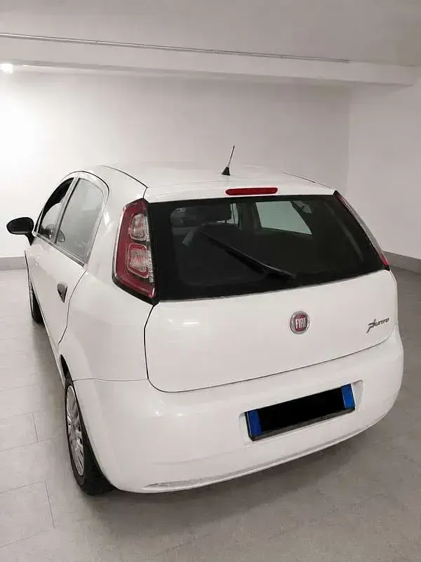 Usata Fiat Grande Punto Active 75 CV (55 kW) 2010 Bianco Utilitaria