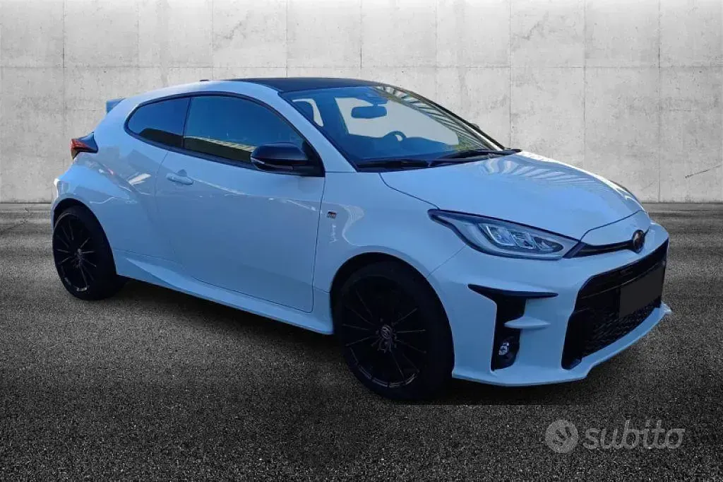 Usata Toyota Yaris 261 CV (191 kW) 2021 Bianco Utilitaria