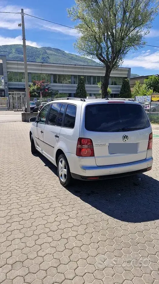 Usata VW Touran 102 CV (75 kW) 2008 Grigio Monovolume