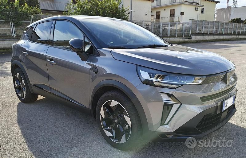 Grigio Usata 2024 Renault Captur Techno SUV | 23.000 € - Immagine 1/4