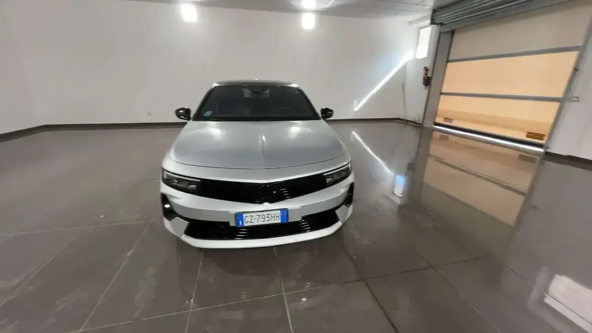 Usata Opel Astra S 131 CV (96 kW) 2025 Argento Utilitaria
