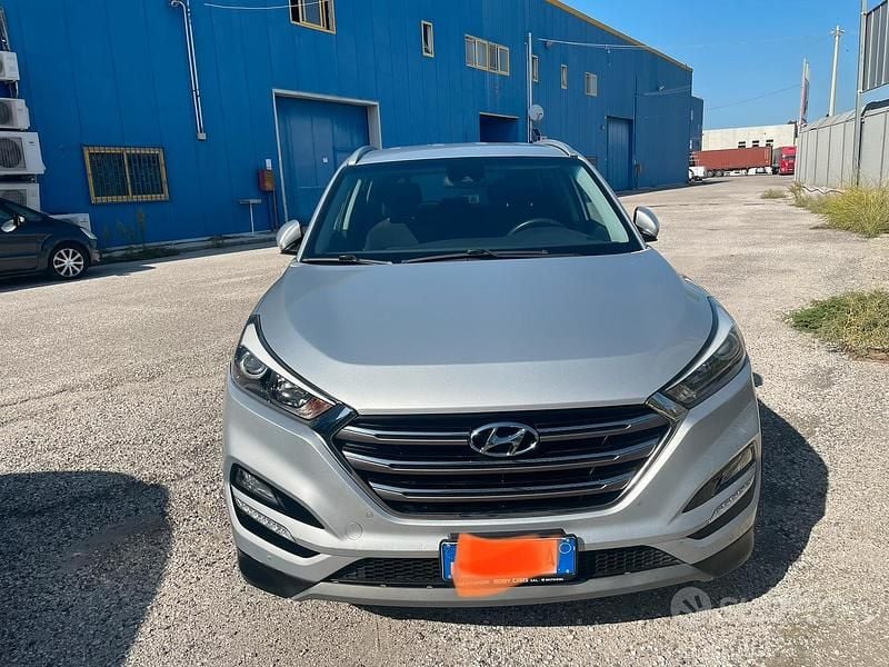 Grigio Usata 2017 Hyundai Tucson Xpossible SUV | 10.500 € (Super prezzo) - Immagine 1/4