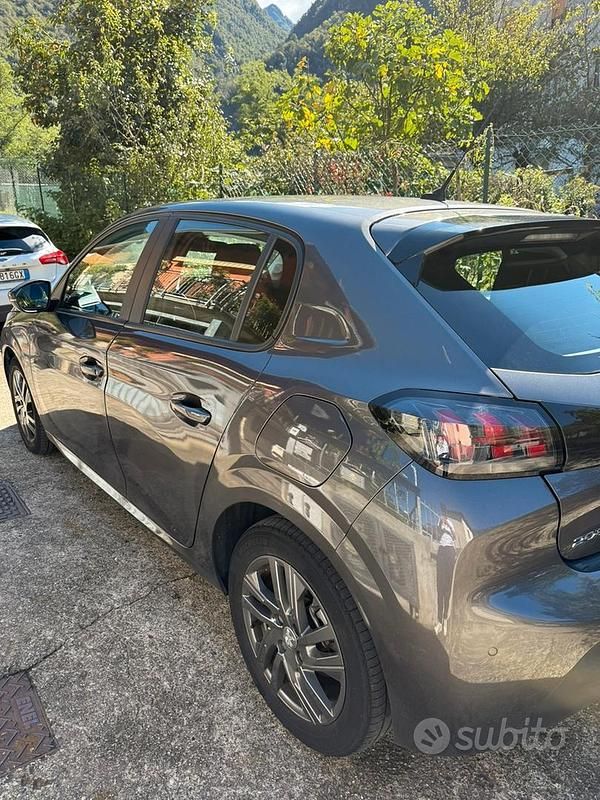 Usata Peugeot 208 Active 110 CV (80 kW) 2021 Utilitaria