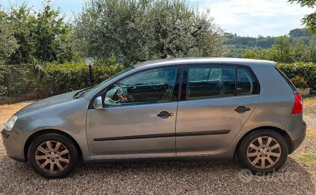 Usata VW Golf IV 102 CV (75 kW) 2005 Grigio Berlina