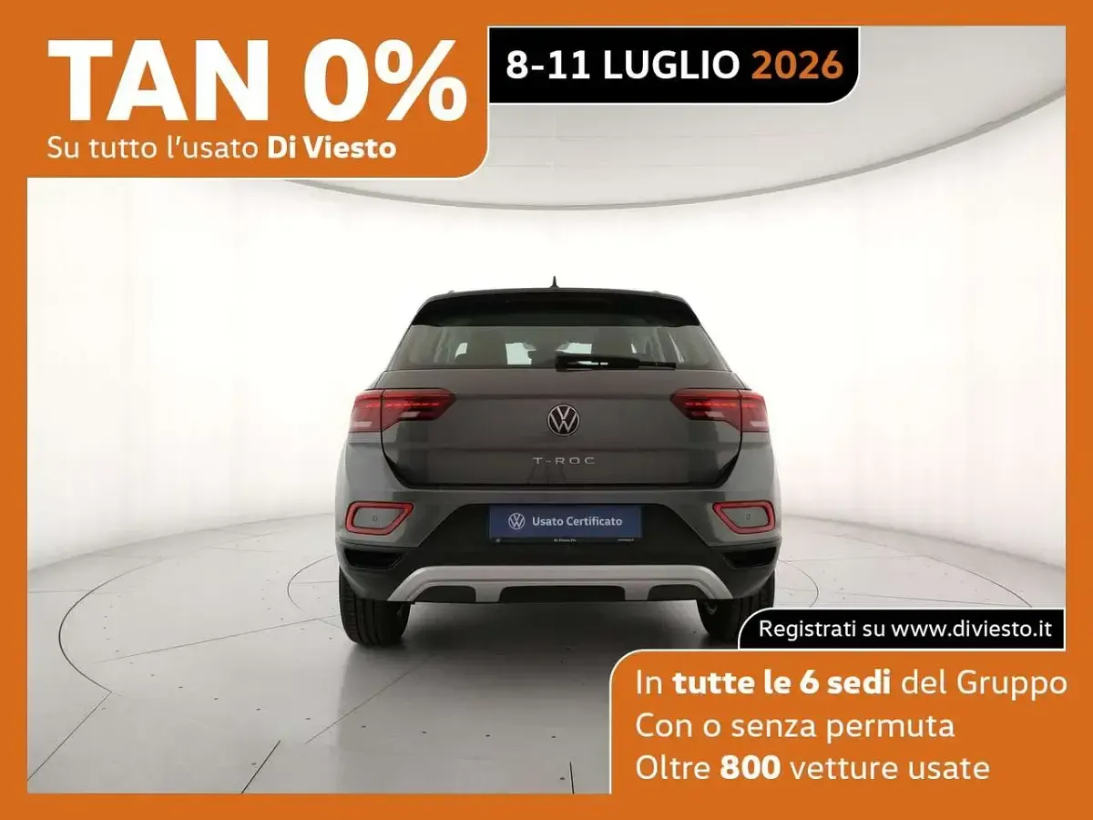 Usata VW T-Roc Life 150 CV (110 kW) 2023 Indium grey metallizzato nero SUV