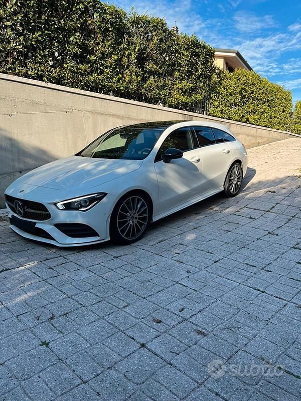 Bianco Usata 2020 Mercedes CLA200 Shooting Brake AMG line Station wagon | 34.000 € (Molto cara) - Immagine 1/4