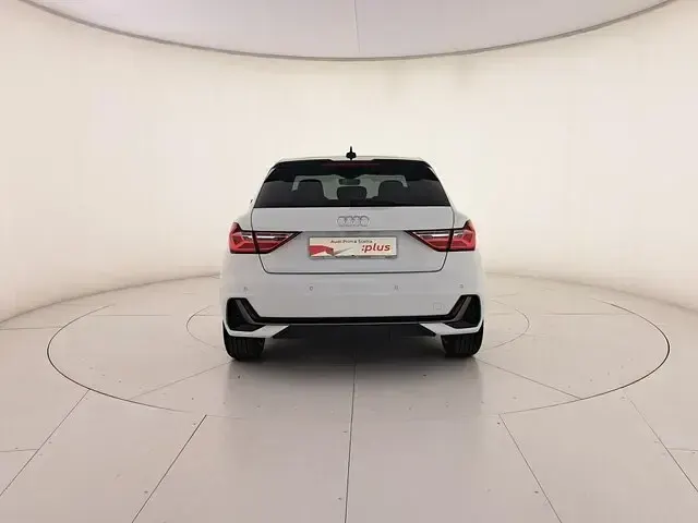 Usata Audi A1 Sportback S-Line 95 CV (69 kW) 2025 Bianco ghiacciaio metallizzato Utilitaria