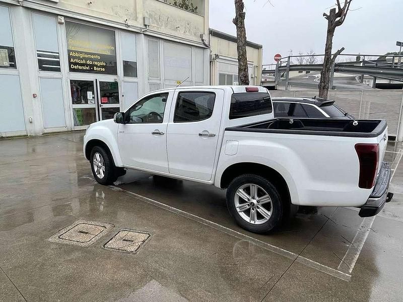 Usata Isuzu D-Max 163 CV (119 kW) 2018 Bianco SUV