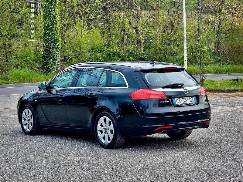 Usata Opel Insignia Cosmo 180 CV (132 kW) 2009 Nero Station wagon