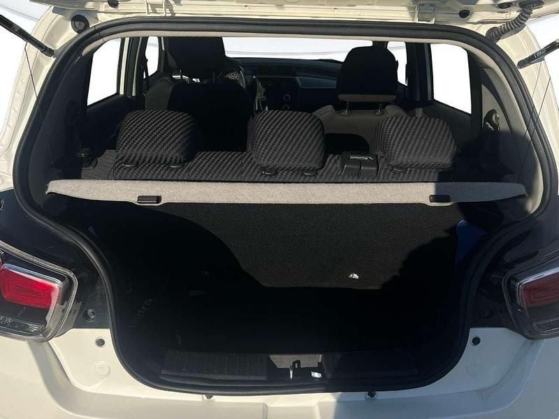 Usata Mahindra KUV100 86 CV (63 kW) 2025 Bianco perla SUV