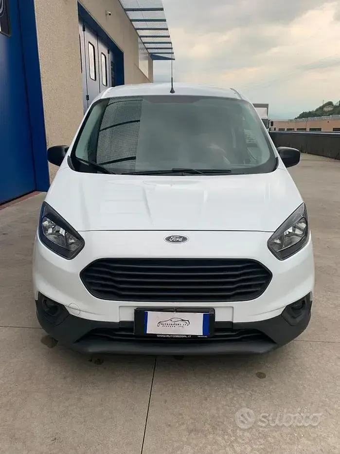 Begagnad Ford Transit 75 HK (55 kW) 2018 Vit Sedan