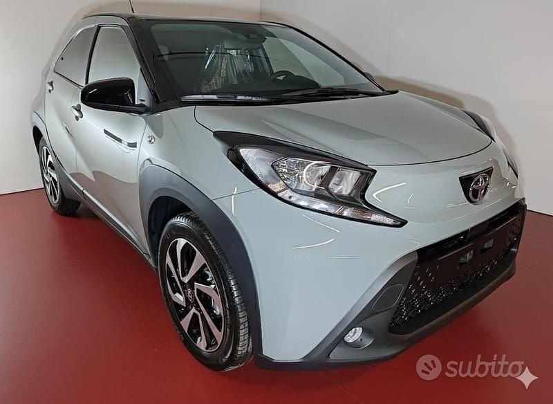 Nuova Toyota Aygo X Trend 72 CV (52 kW) 2025 Verde SUV
