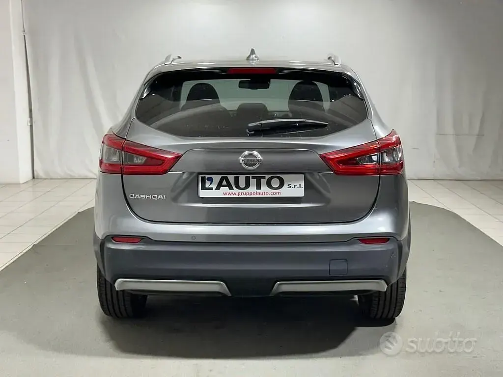 Usata Nissan Qashqai N-Connecta 110 CV (80 kW) 2019 Grigio SUV