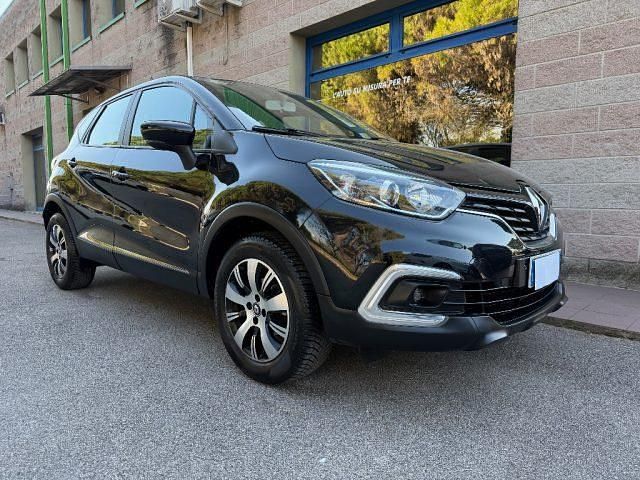 Usata Renault Captur Bose Edition 90 CV (66 kW) 2017 Nero SUV