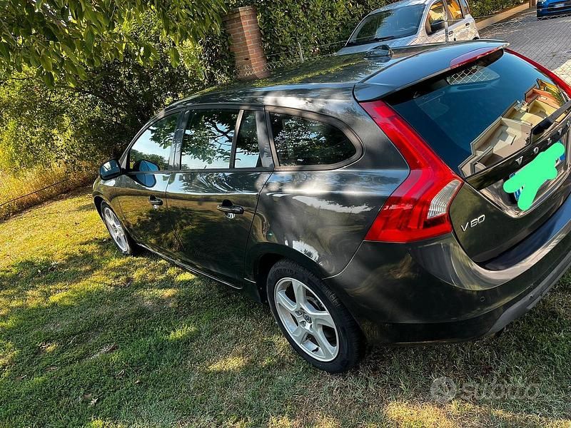 Usata Volvo V60 2011 Nero Station wagon