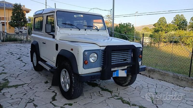 Usata Land Rover Defender 122 CV (89 kW) 2005 Bianco SUV