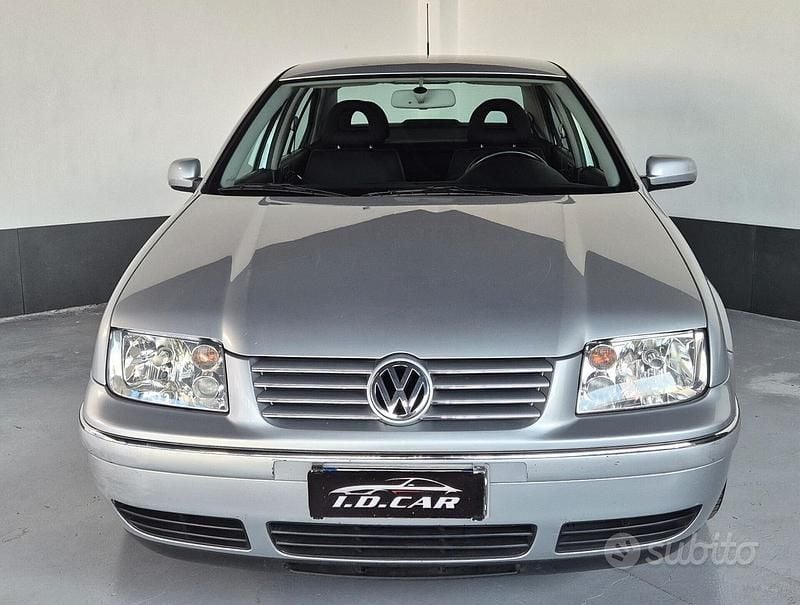Usata VW Bora Highline 105 CV (77 kW) 2000 Grigio Berlina