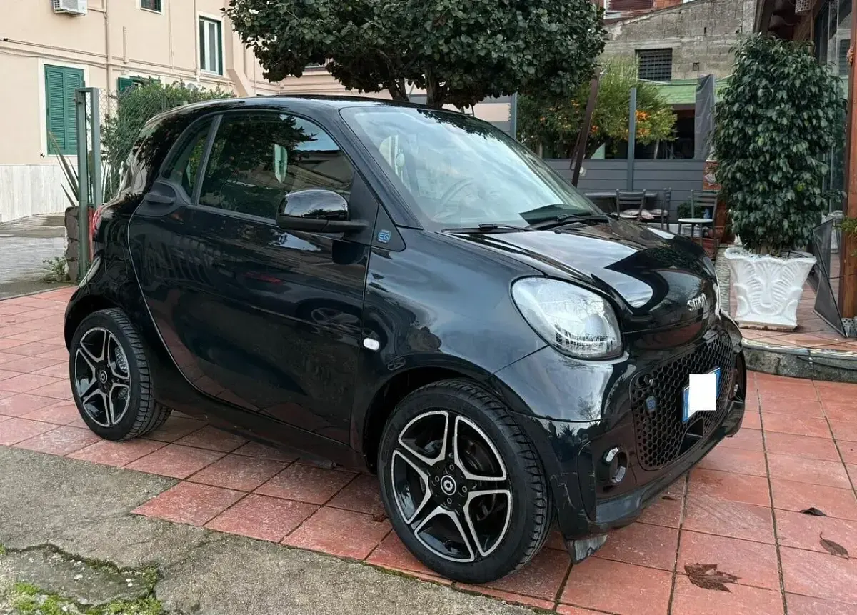 Usata Smart ForTwo Electric Drive Pulse 40 kW (55 CV) 2021 Nero Berlina