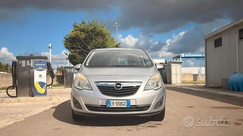 Usata Opel Meriva Cosmo 120 CV (88 kW) 2013 Grigio Monovolume