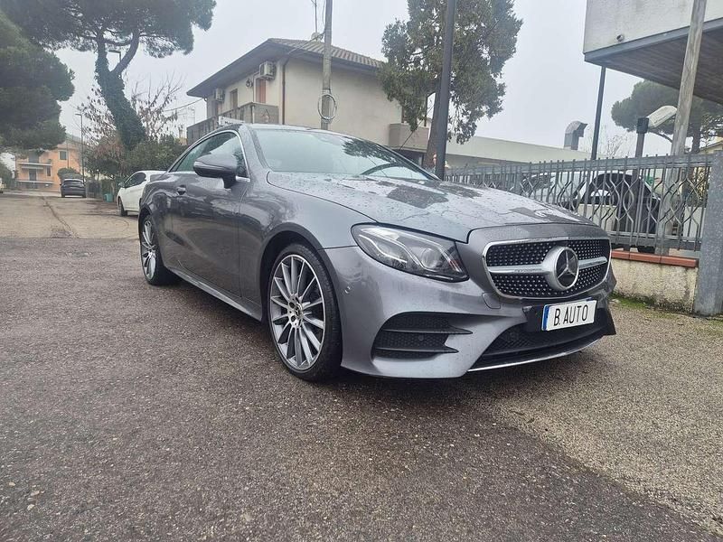 Usata Mercedes E220 Premium 194 CV (142 kW) 2019 Grigio Coupé
