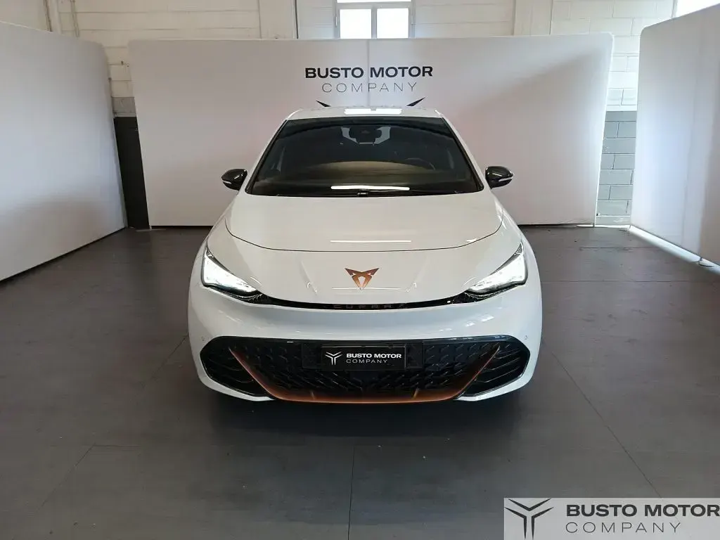Usata Cupra Born 150 kW (204 CV) 2023 Bianco / metallizzato Utilitaria
