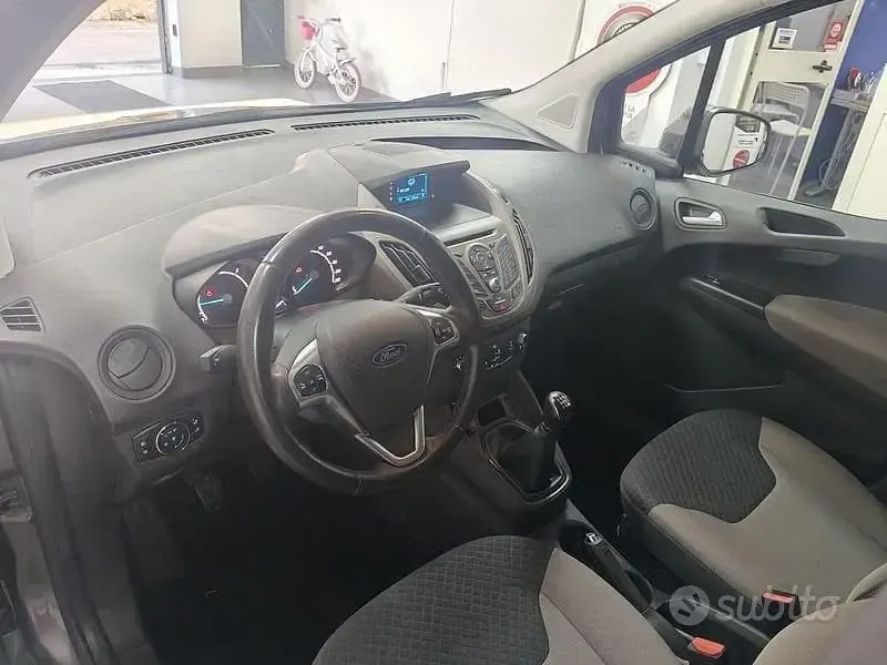 Usata Ford Tourneo Courier Titanium 95 CV (69 kW) 2017 Grigio Monovolume