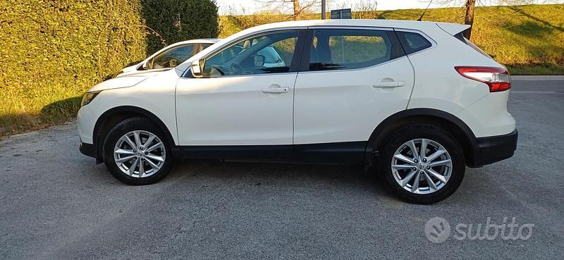 Occasion Nissan Qashqai Acenta 110 ch (80 kW) 2015 Blanc SUV