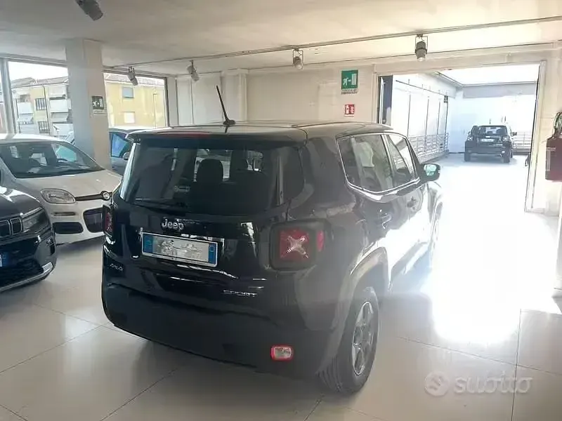 Usata Jeep Renegade Sport 120 CV (88 kW) 2017 Nero SUV