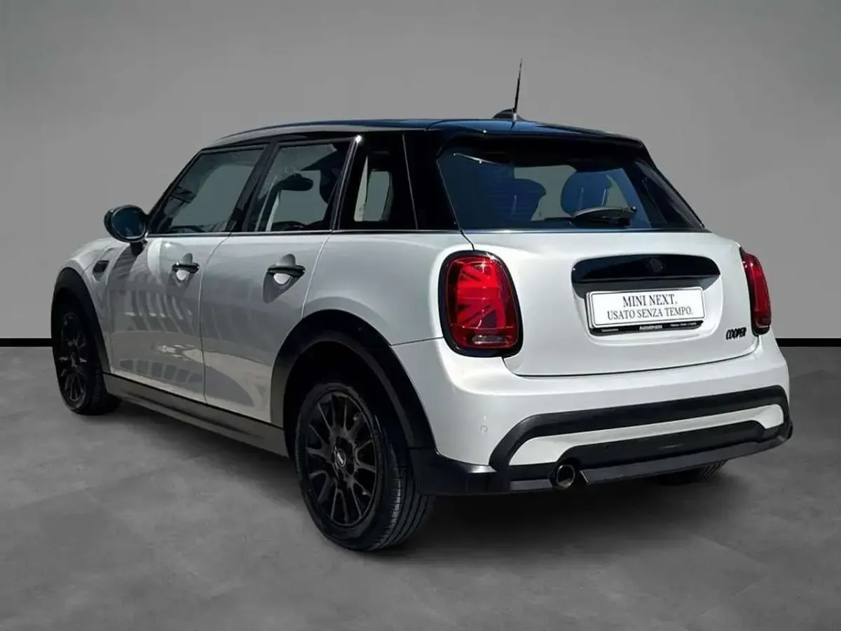 Usata Mini Cooper 136 CV (100 kW) 2022 White silver metallizzato Utilitaria