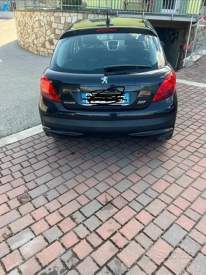 Usata Peugeot 207 75 CV (55 kW) 2007 Nero Berlina