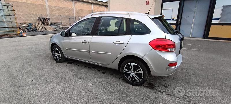 Usata Renault Clio II Luxe 2010 Grigio Berlina