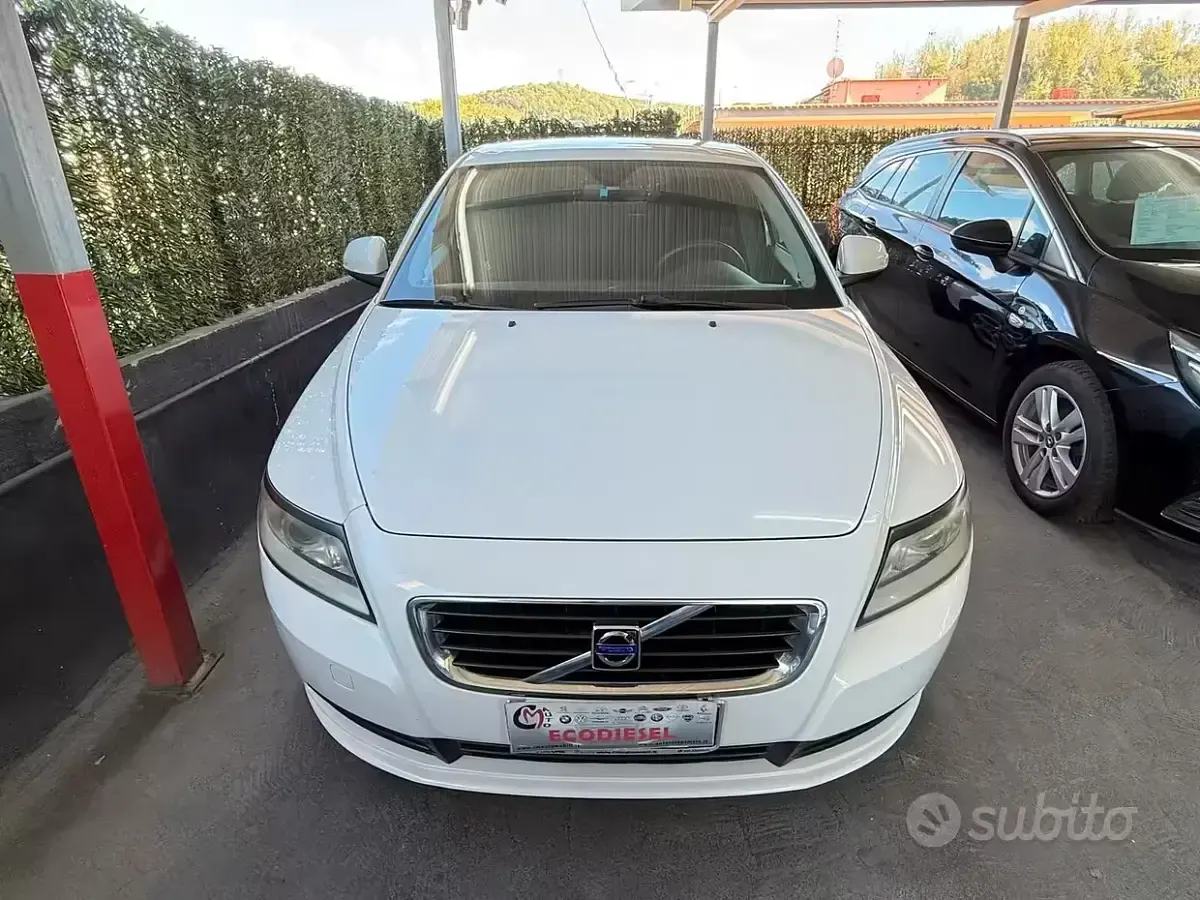 Usata Volvo S40 Momentum 109 CV (80 kW) 2010 Bianco Berlina