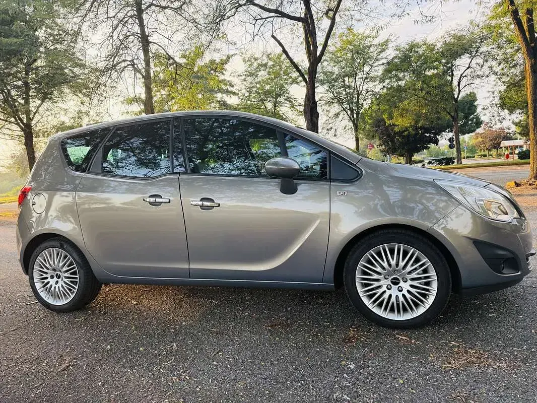 Usata Opel Meriva Cosmo 140 CV (102 kW) 2011 Monovolume
