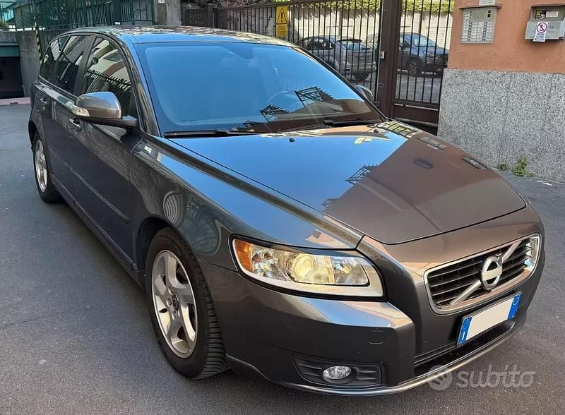 Usata Volvo V50 109 CV (80 kW) 2012 Grigio Station wagon