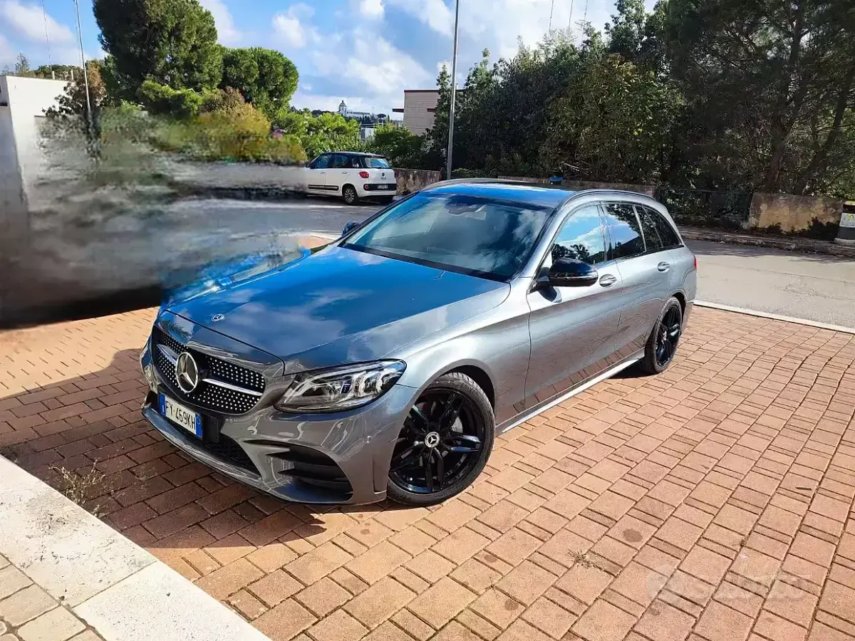 Usata Mercedes C220 AMG 194 CV (142 kW) 2019 Bluazzurro Station wagon