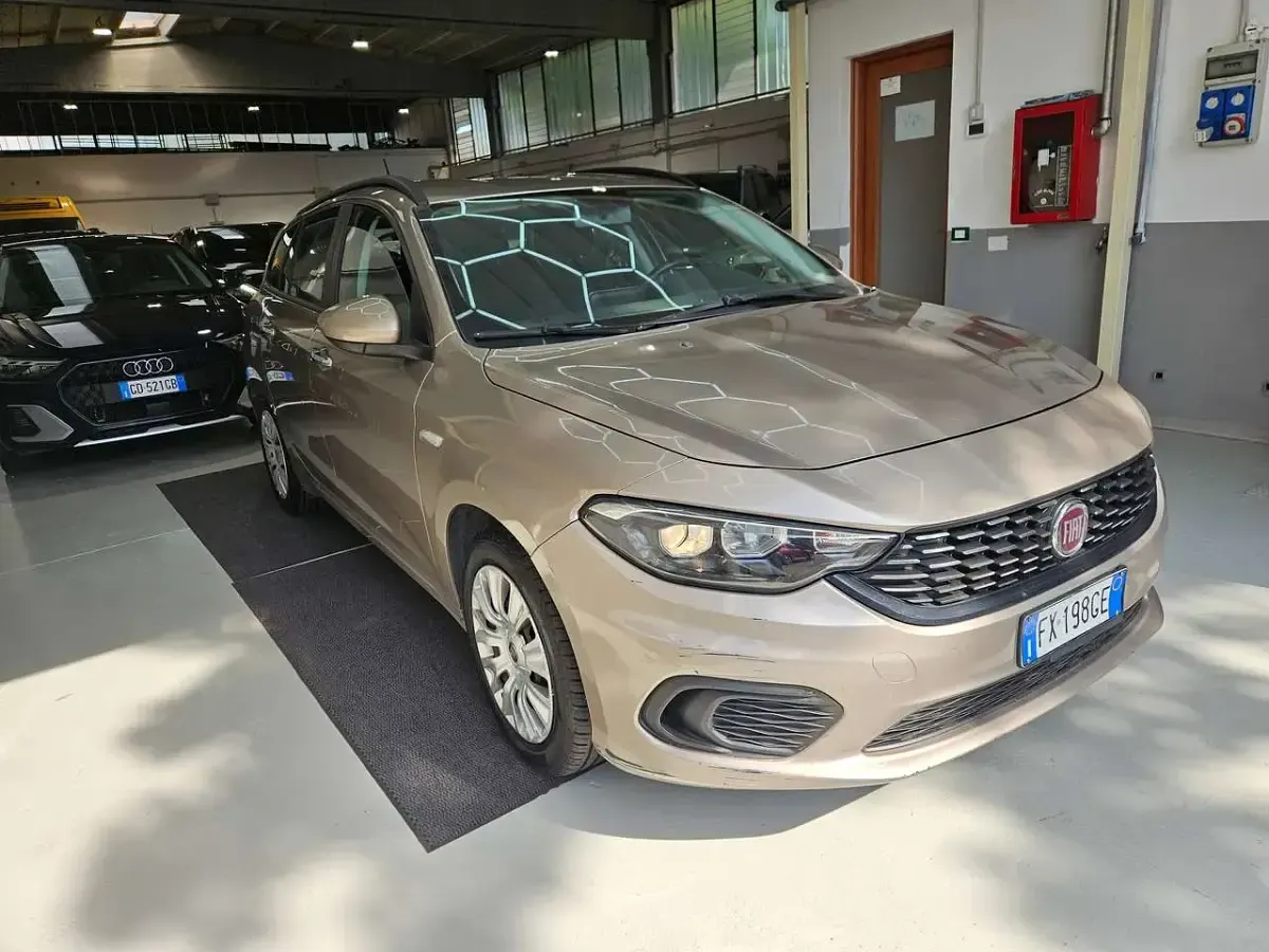 Usata Fiat Tipo Pop 95 CV (69 kW) 2019 Beige Station wagon