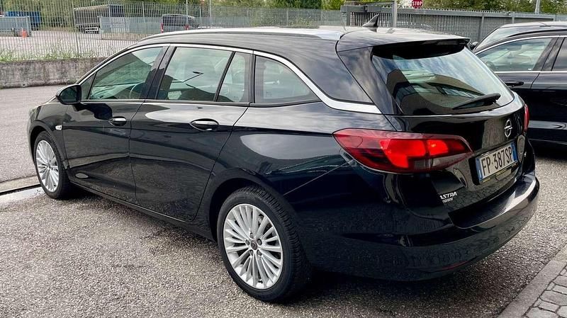 Usata Opel Astra Innovation 136 CV (100 kW) 2018 Nero Station wagon