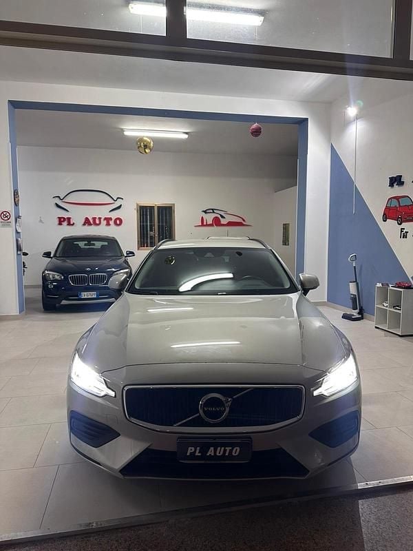 Beige Usata 2021 Volvo V60 R-Design Station wagon | 21.500 € (Ottimo prezzo) - Immagine 1/4