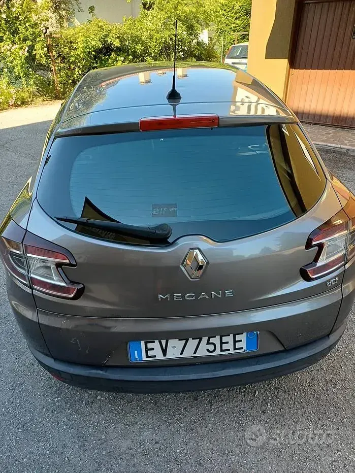 Usata Renault Mégane GrandTour 90 CV (66 kW) 2010 Grigio Station wagon