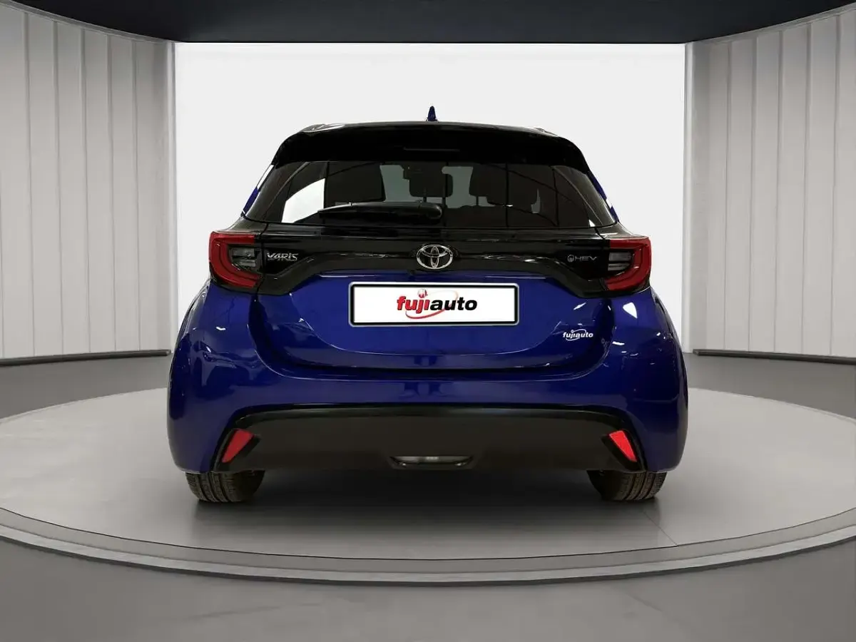 Usata Toyota Yaris Trend 116 CV (85 kW) 2024 Blu Utilitaria